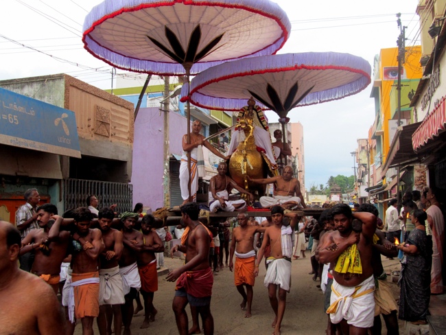 Thiruvallur Sri Veeraraghava Perumal Chithirai Brahmotsavam Day 2 Morning 05-05-2014    08