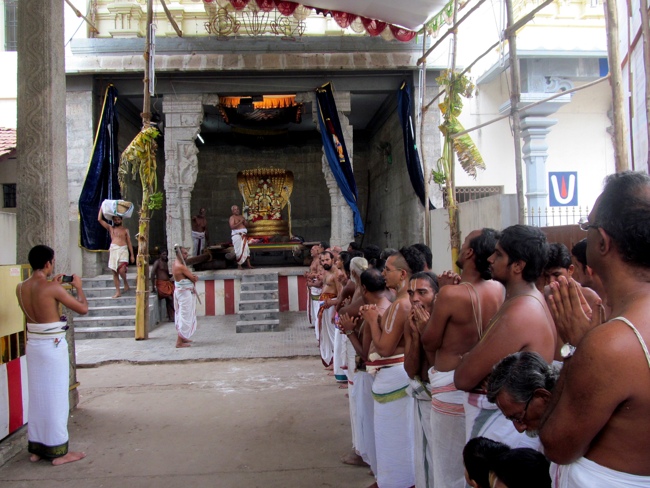 Thiruvallur Sri Veeraraghava Perumal Chithirai Brahmotsavam Day 4 Morning 07-05-2014    17