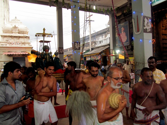 Thiruvallur Sri Veeraraghava Perumal Chithirai Brahmotsavam Day 4 Night 07-05-2014    04