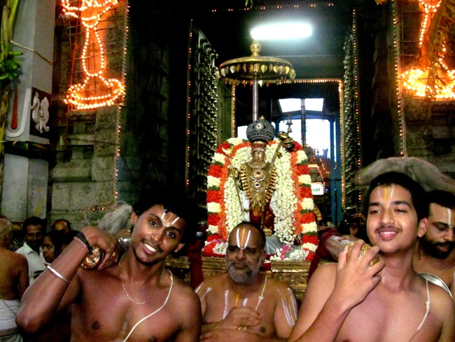 Thiruvallur Sri Veeraraghava Perumal Chithirai Brahmotsavam Day 5 Night 08-05-2014    10