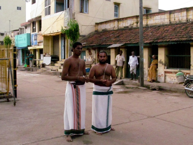 Thiruvallur Sri Veeraraghava Perumal Chithirai Brahmotsavam Day 6 Morning 09-05-2014    17