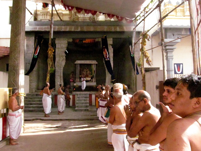 Thiruvallur Sri Veeraraghava Perumal Chithirai Brahmotsavam Day 6 Morning 09-05-2014    18