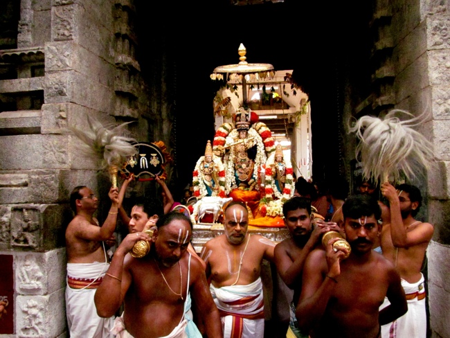 Thiruvallur Sri Veeraraghava Perumal Chithirai Brahmotsavam Day 6 Morning 09-05-2014    28