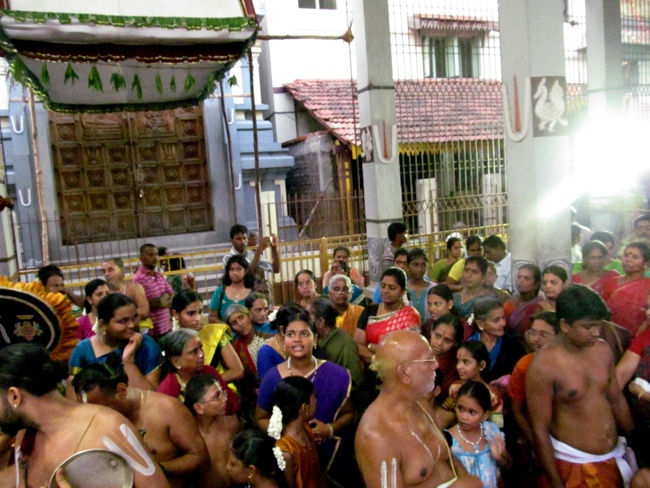 Thiruvallur Sri Veeraraghava Perumal Chithirai Brahmotsavam Day 6 Night 09-05-2014    13