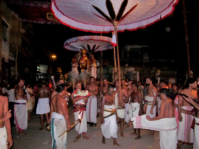 Thiruvallur Sri Veeraraghava Perumal Chithirai Brahmotsavam Day 8 Night 11-05-2014    22