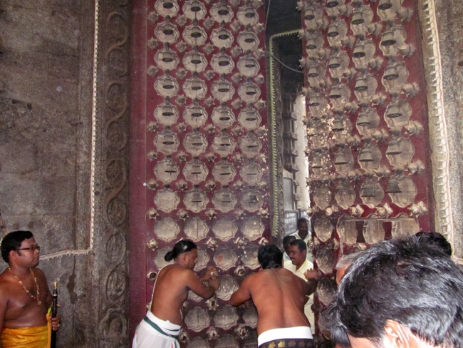 Thiruvallur Sri Veeraraghava Perumal Chithirai Brahmotsavam Day 9 Morning 12-05-2014   18