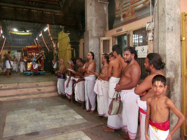 Thiruvallur Sri Veeraraghava Perumal Chithirai Brahmotsavam Day 9 Morning 12-05-2014   20