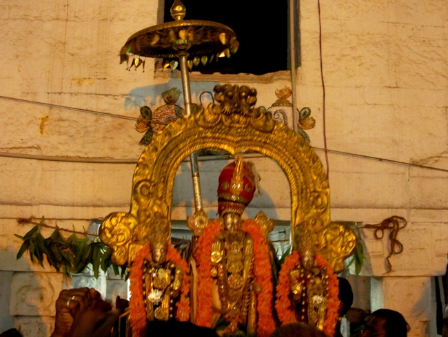 Thiruvallur Sri Veeraraghava Perumal Chithirai Brahmotsavam Pusha Pallaku  Night 16-05-2014   04