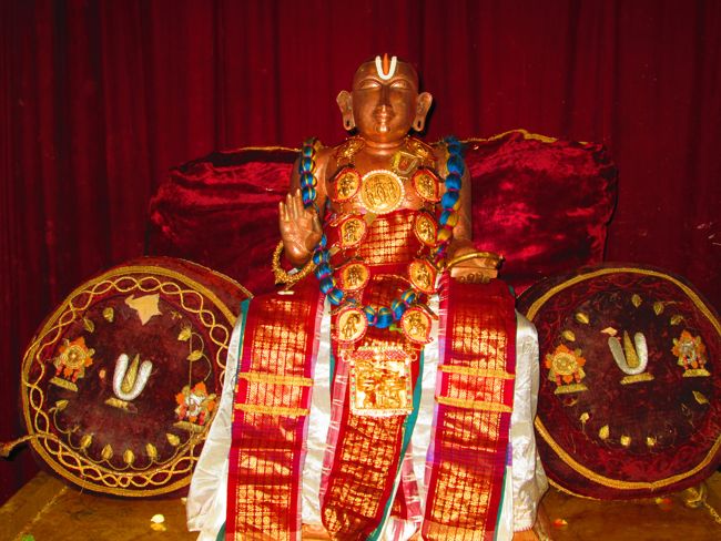 thoopul thirumanjanam & dasaavathaara aabaranam & veda parayanam (108)