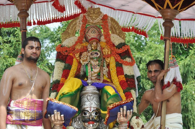 Pomona Ranganatha Temple Garuda Sevai 2014 08