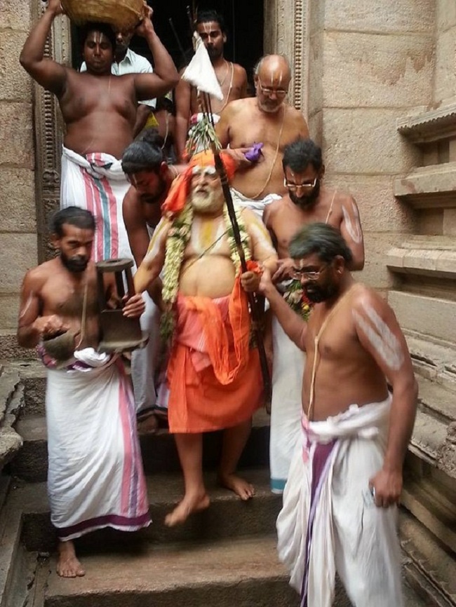 HH Srirangam Srimath Andavan Mangalasasanam at Thirumoogur6