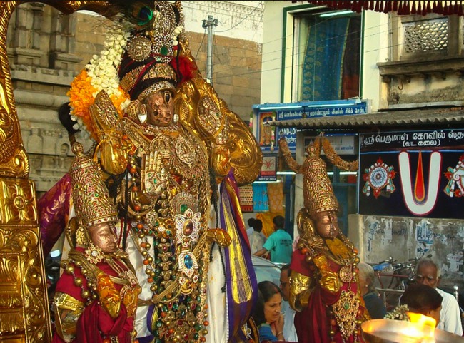 Kanchi Sri Peraralulan Kodai utsavam day 5 2014--08