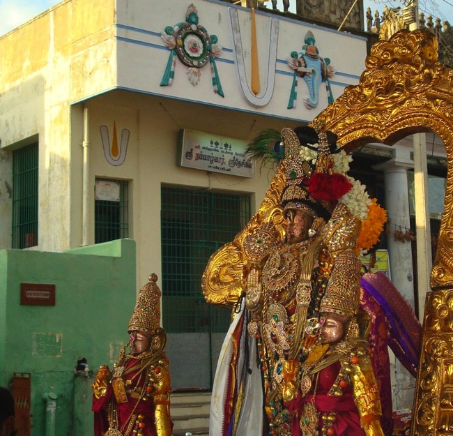 Kanchi Sri Peraralulan Kodai utsavam day 5 2014--09