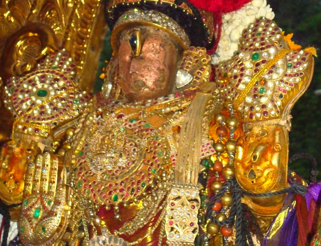 Kanchi Sri Peraralulan Kodai utsavam day 5 2014--17