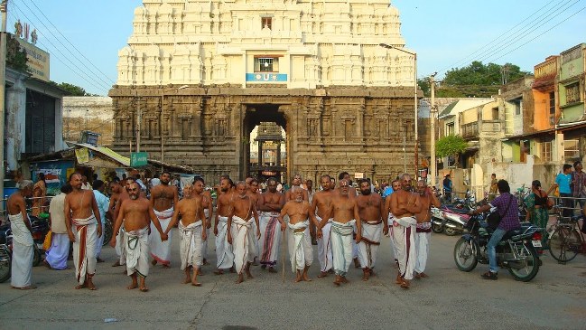 Kanchi Varadaraja Perumal Temple Kodai Utsavam day 2 2014 03