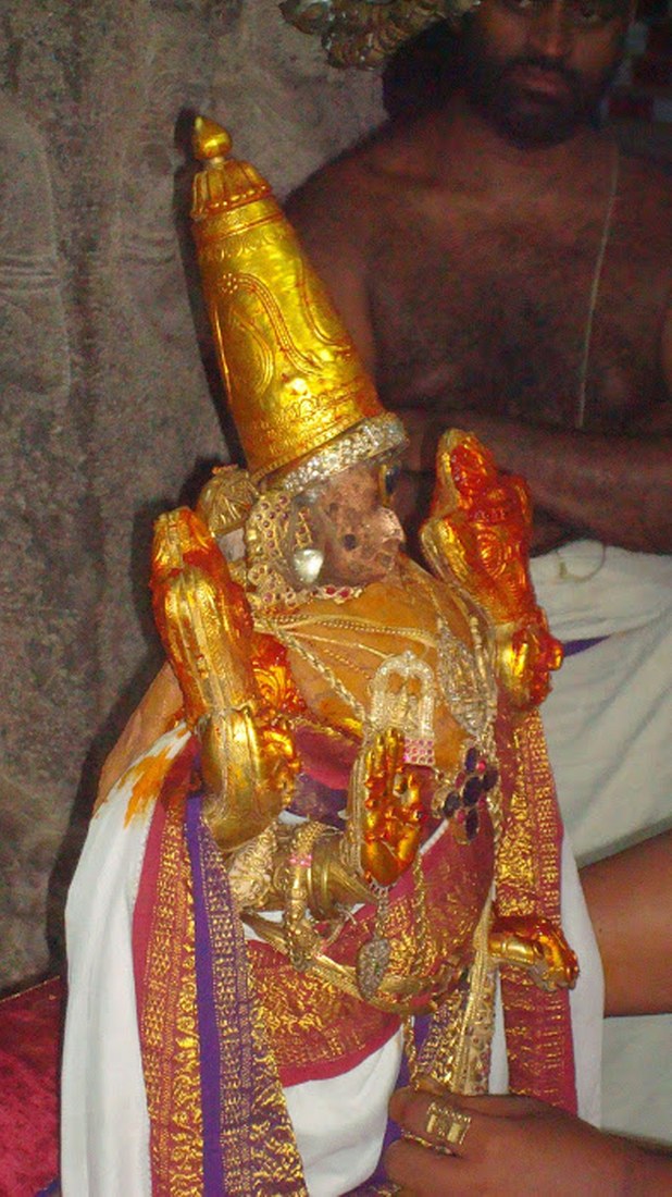 Kanchi Varadaraja Perumal Temple Kodai Utsavam day 2 2014 26