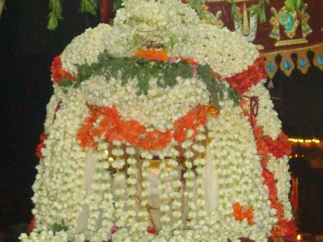Kanchi Varadaraja Perumal Temple Kodai Utsavam day 6 2014 09