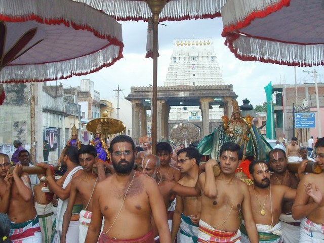 Kanchi Varadaraja Perumal Temple Kodai Utsavam day 6 2014 27