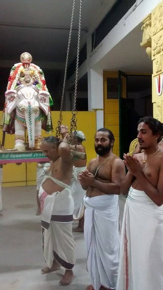 Mylapore SVDD Sri Alarmelumagai Thayar Aadi Velli Kizhamai Purappadu17