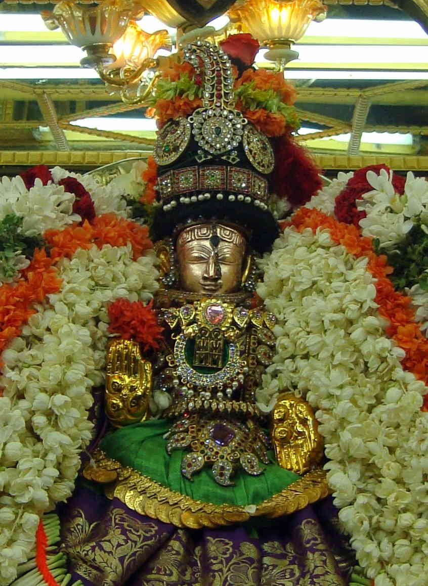 Thiruvelukkai  Sri Amirthavalli Thayar Aani kadasi Vellikizhamai Purappadu 2014 39