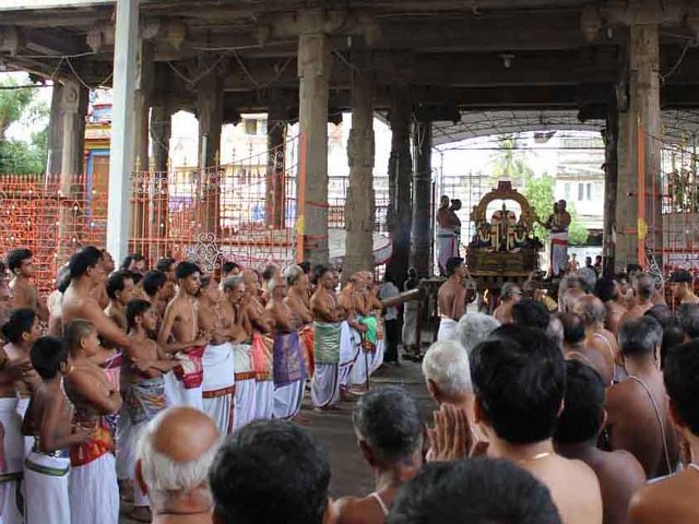 Triplicane Sri Parthasarathy Perumal Temple Thelliyasingar Brahmotsavam day 1  2014 12