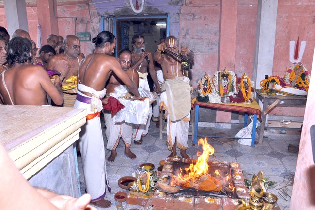 Aviyur Sri Navaneetha Krishnan Perumal Temple Thirupavithrotsavam 2014 35