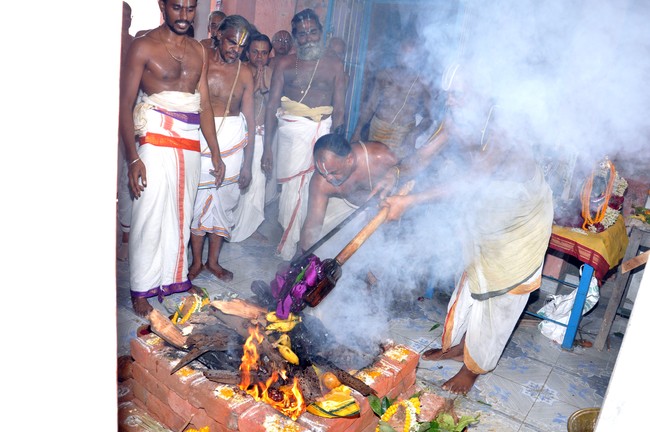 Aviyur Sri Navaneetha Krishnan Perumal Temple Thirupavithrotsavam 2014 37