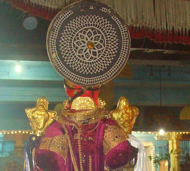 Kanchi Varadarja Perumal Kovil Aadi Garudan Gajenda Moksham 2014 23
