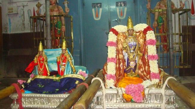 Kanchi Varadarja Perumal Kovil Aadi Garudan Gajenda Moksham 2014 30