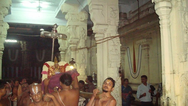 Kanchi Varadarja Perumal Kovil Aadi Garudan Gajenda Moksham 2014 32