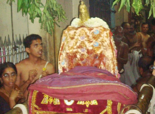 Kanchi Varadarja Perumal Kovil Aadi Garudan Gajenda Moksham 2014 39