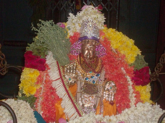 Nanganallur Sri Lakshmi Hayavadhana Perumal Temple Aadi Velli Oonjal Sevai3