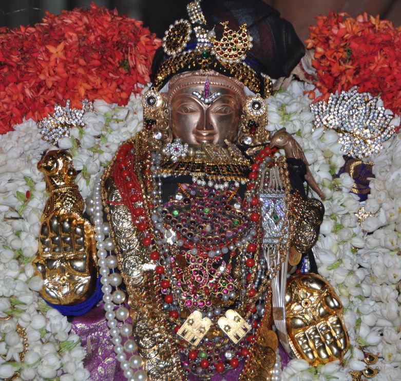 Srirangam Sri andal Purappadu Chandra Prabhai Veli Desikan Sannadhi