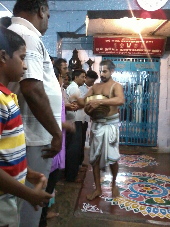 Thiruvelukkai Kadi Aadi Velli Thayar Purappadu 2014 19