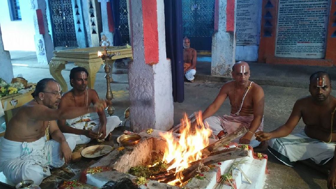 Varuna Japam at Thirukadalmallai