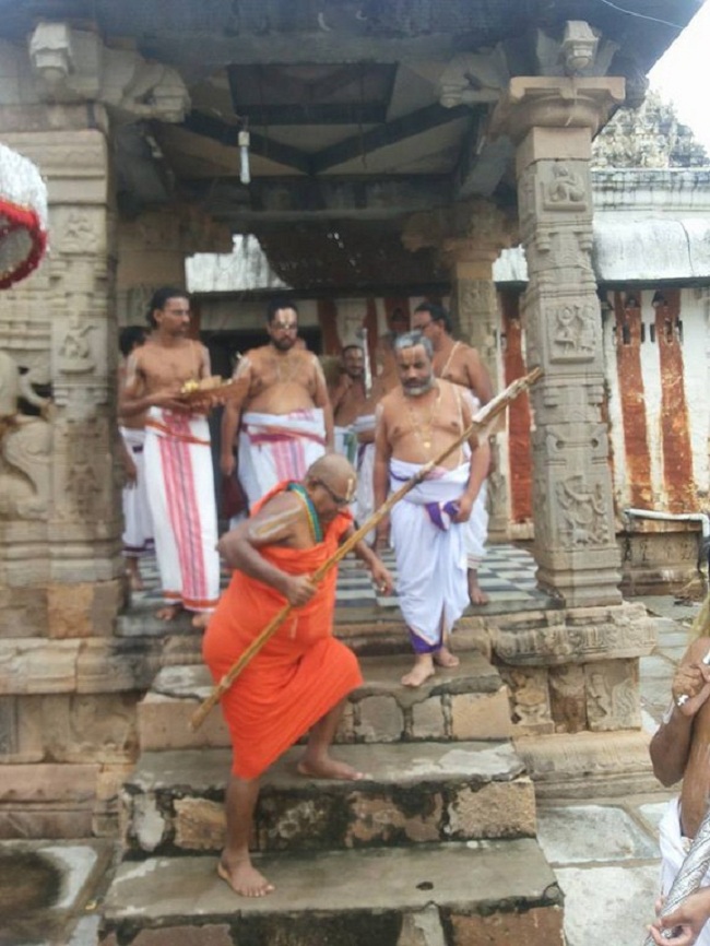 HH 46th Srimath Azhagiyasingar Mangalasasanam At Lower Ahobilam Sri Prahaladavardan Sannidhi11
