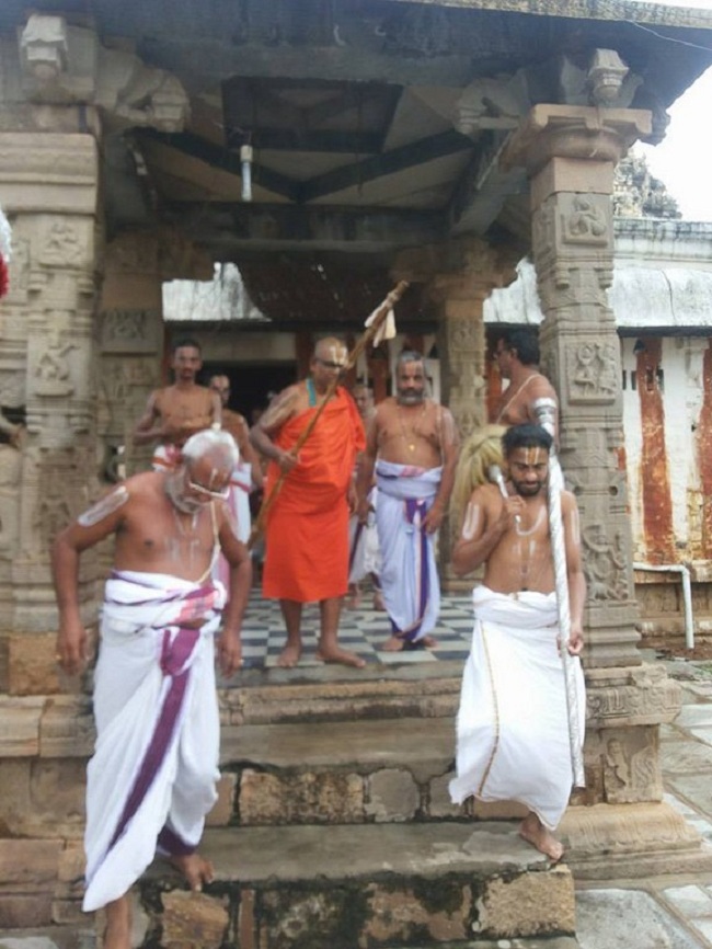HH 46th Srimath Azhagiyasingar Mangalasasanam At Lower Ahobilam Sri Prahaladavardan Sannidhi17