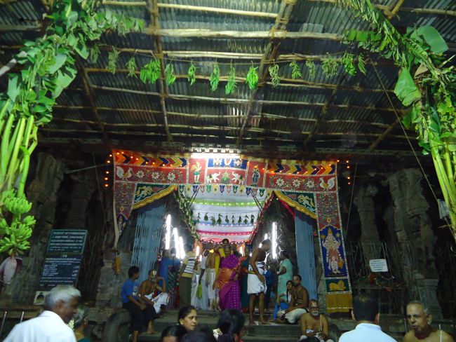HH Azwhar Thirunagari Jeeyar Mangalasasanam At Kanchi Devapperumal Sannadhi 2014 01