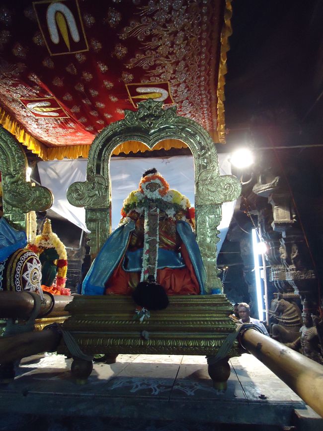 HH Azwhar Thirunagari Jeeyar Mangalasasanam At Kanchi Devapperumal Sannadhi 2014 03