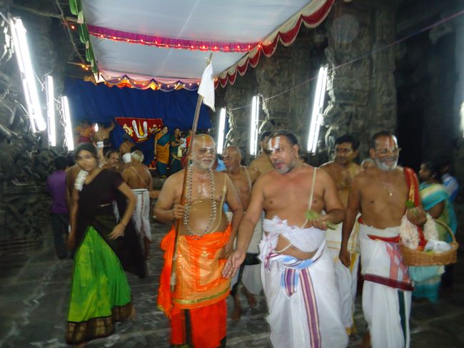 HH Azwhar Thirunagari Jeeyar Mangalasasanam At Kanchi Devapperumal Sannadhi 2014 23