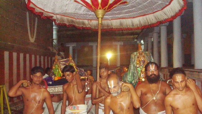 Kanchi Sri Varadaraja Perumal Kovil Pavithrotsavam Adhi vaasam  2014  05