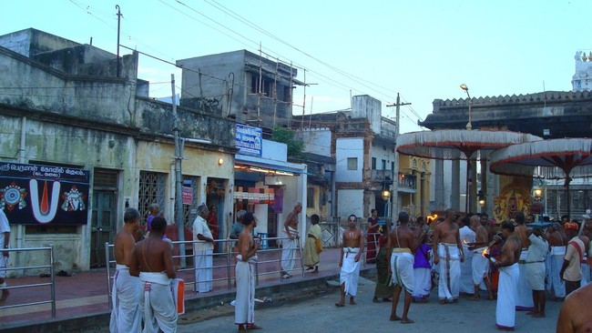 Kanchi Varadaraja Perumal Kovil Pavithrotavam day 52014 23