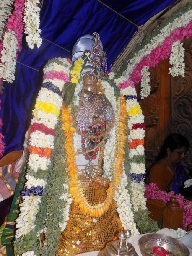 Madipakkam Sri Oppilliappan Pattabhisheka Ramar Temple Vidayatri Utsavam-Pushpa Pallaku19