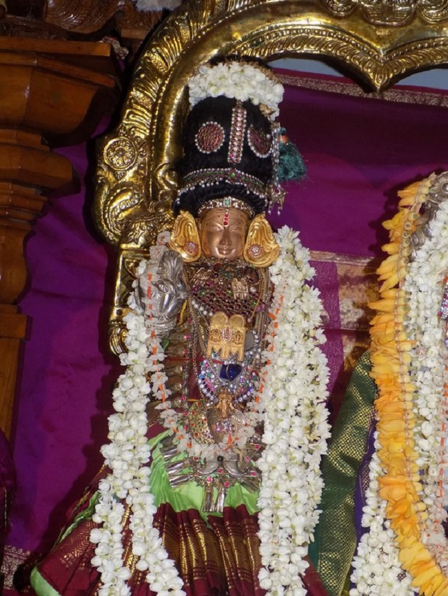 Madipakkam Sri Oppilliappan Pattabhisheka Ramar Temple Vidayatri Utsavam-Pushpa Pallaku7