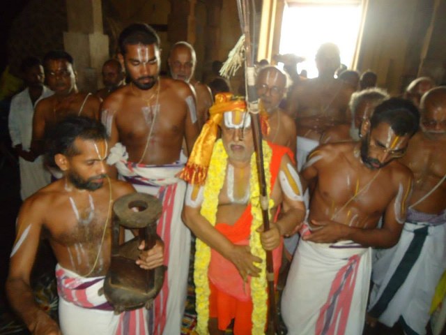 Srimushnam Andavan Mangalasasanam at Kumbakonam Sri Adhivaraha Perumal Temple  2014 01