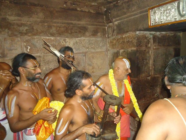 Srimushnam Andavan Mangalasasanam at Kumbakonam Sri Adhivaraha Perumal Temple  2014 13