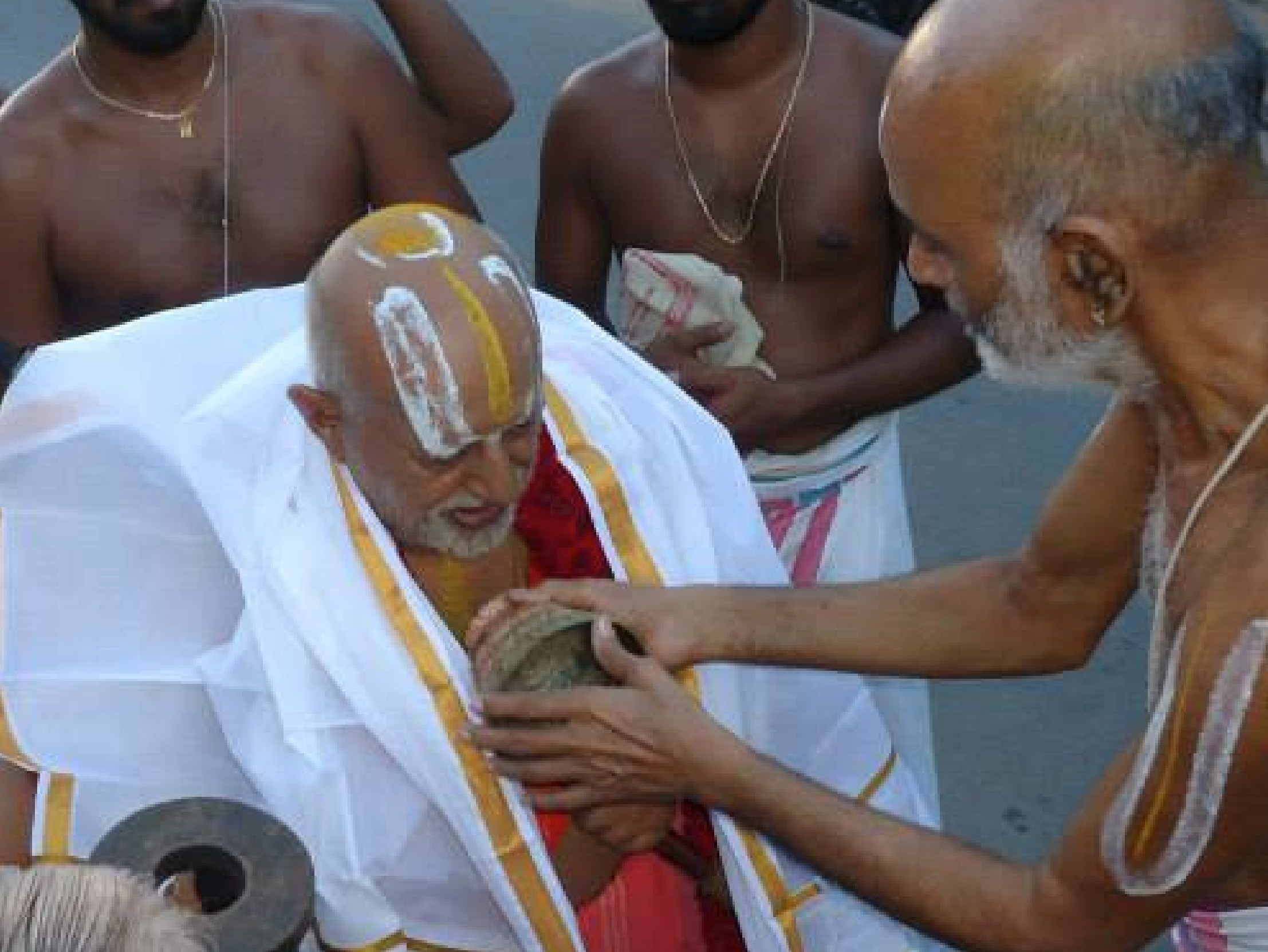 Srimushnam Andavan mangalasasanam at Thiruindhalur Hayagreevan Sannadhi
