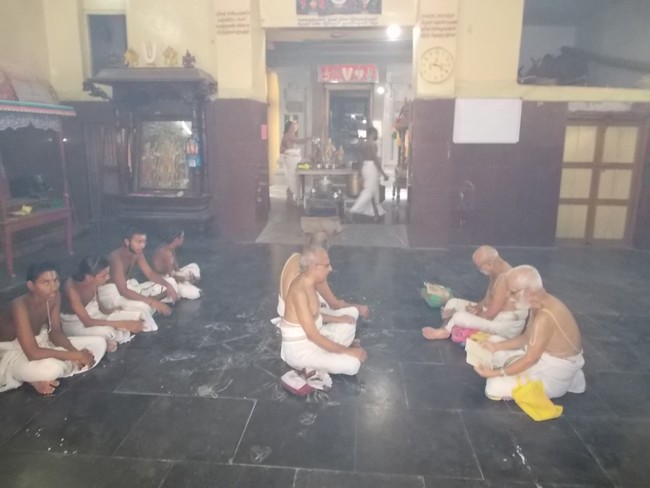 Srirangam chithira veedhi Srimad Andavan Ashramam sannadhi Swami desikan utsavam  2014 03