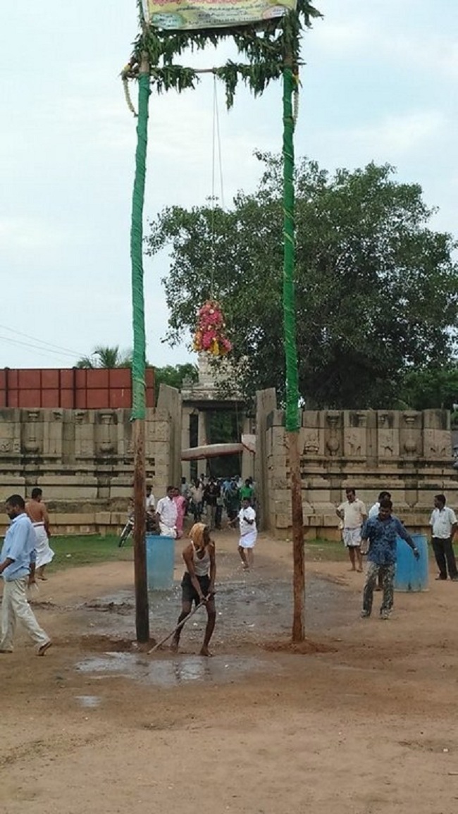 Thirukadalmallai Sri Sthalasayana Perumal Temple Uriyadi Utsavam1