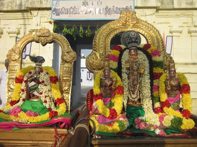 Thiruvelukkai Sri Azhagiya Singaperumal Temple Uriyadi Utsavam  2014 06